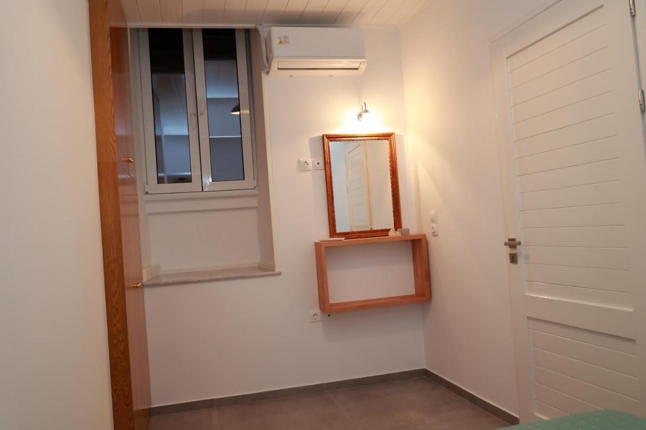 Cane'S Family Guest House Plomari エクステリア 写真
